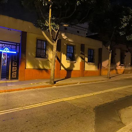 Karim Hostel グアテマラシティ エクステリア 写真