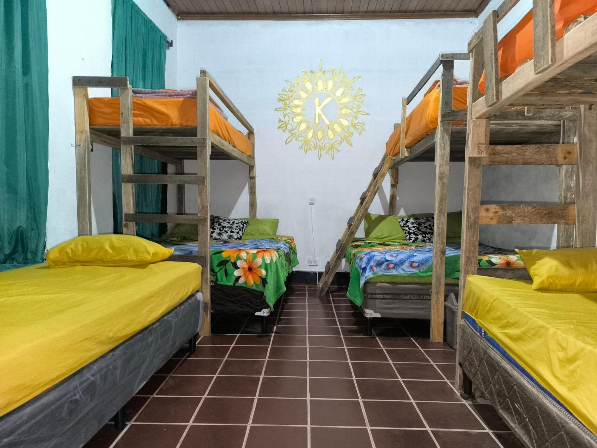 Karim Hostel グアテマラシティ エクステリア 写真