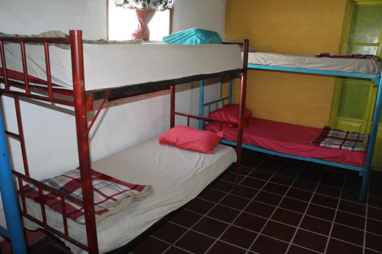 Karim Hostel グアテマラシティ エクステリア 写真