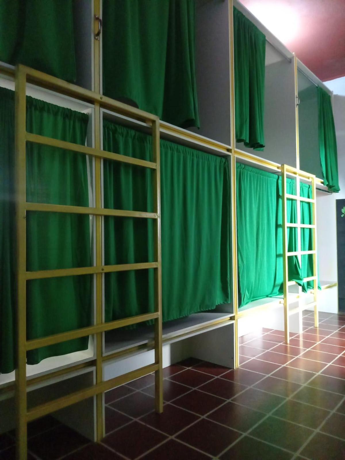 Karim Hostel グアテマラシティ エクステリア 写真