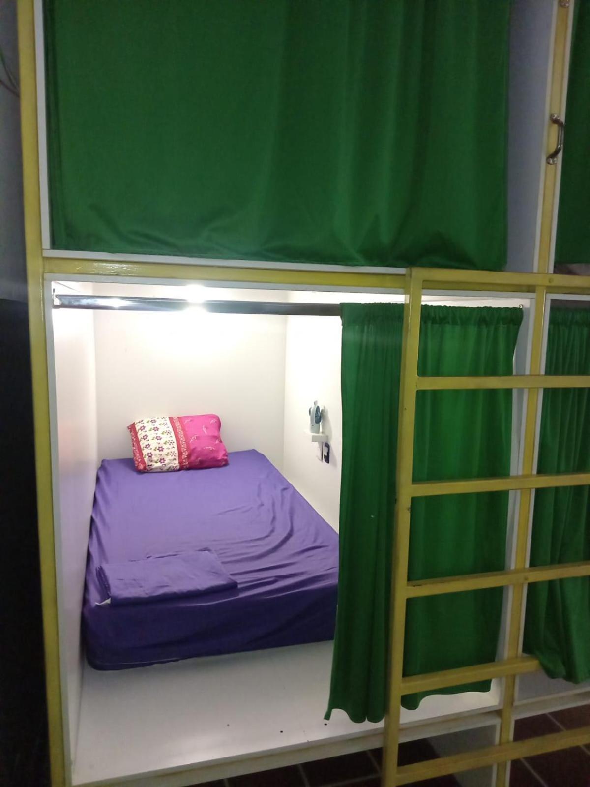 Karim Hostel グアテマラシティ エクステリア 写真