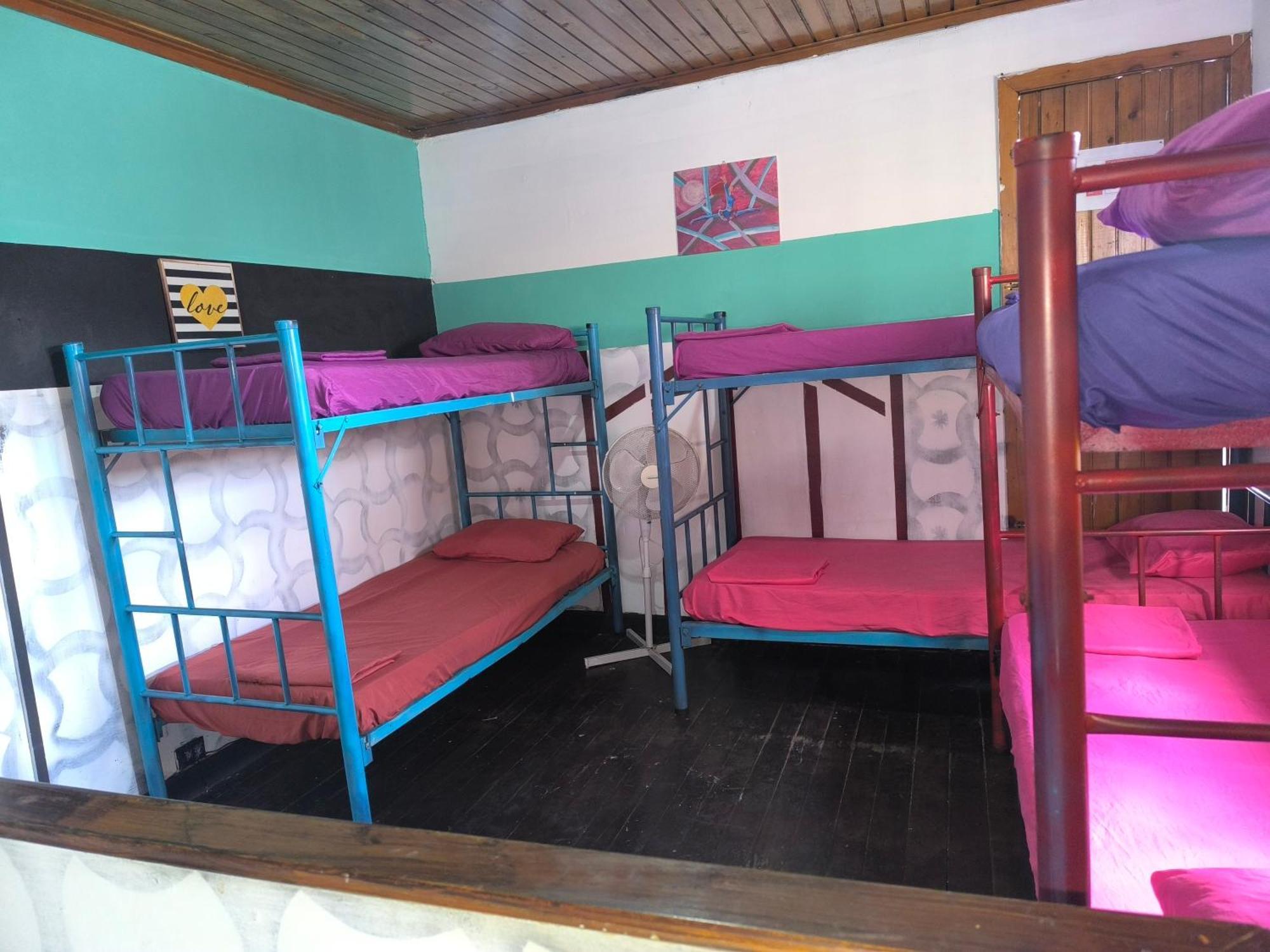 Karim Hostel グアテマラシティ エクステリア 写真