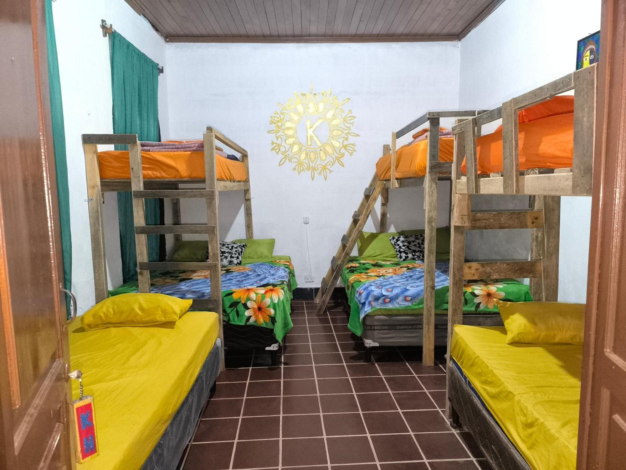 Karim Hostel グアテマラシティ エクステリア 写真