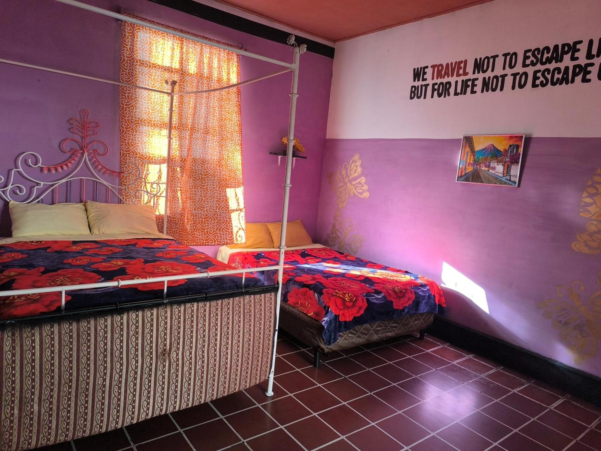 Karim Hostel グアテマラシティ エクステリア 写真