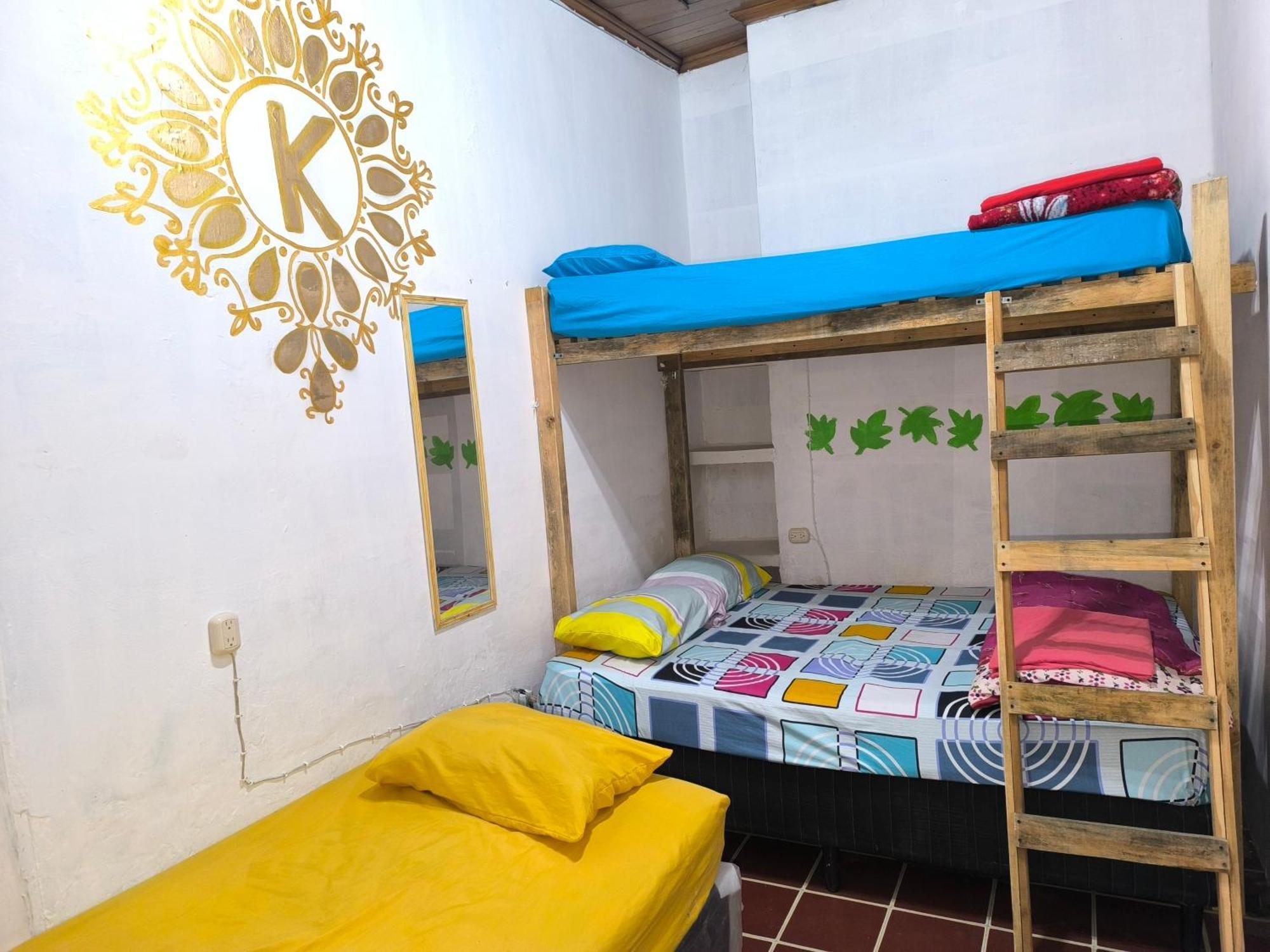 Karim Hostel グアテマラシティ エクステリア 写真