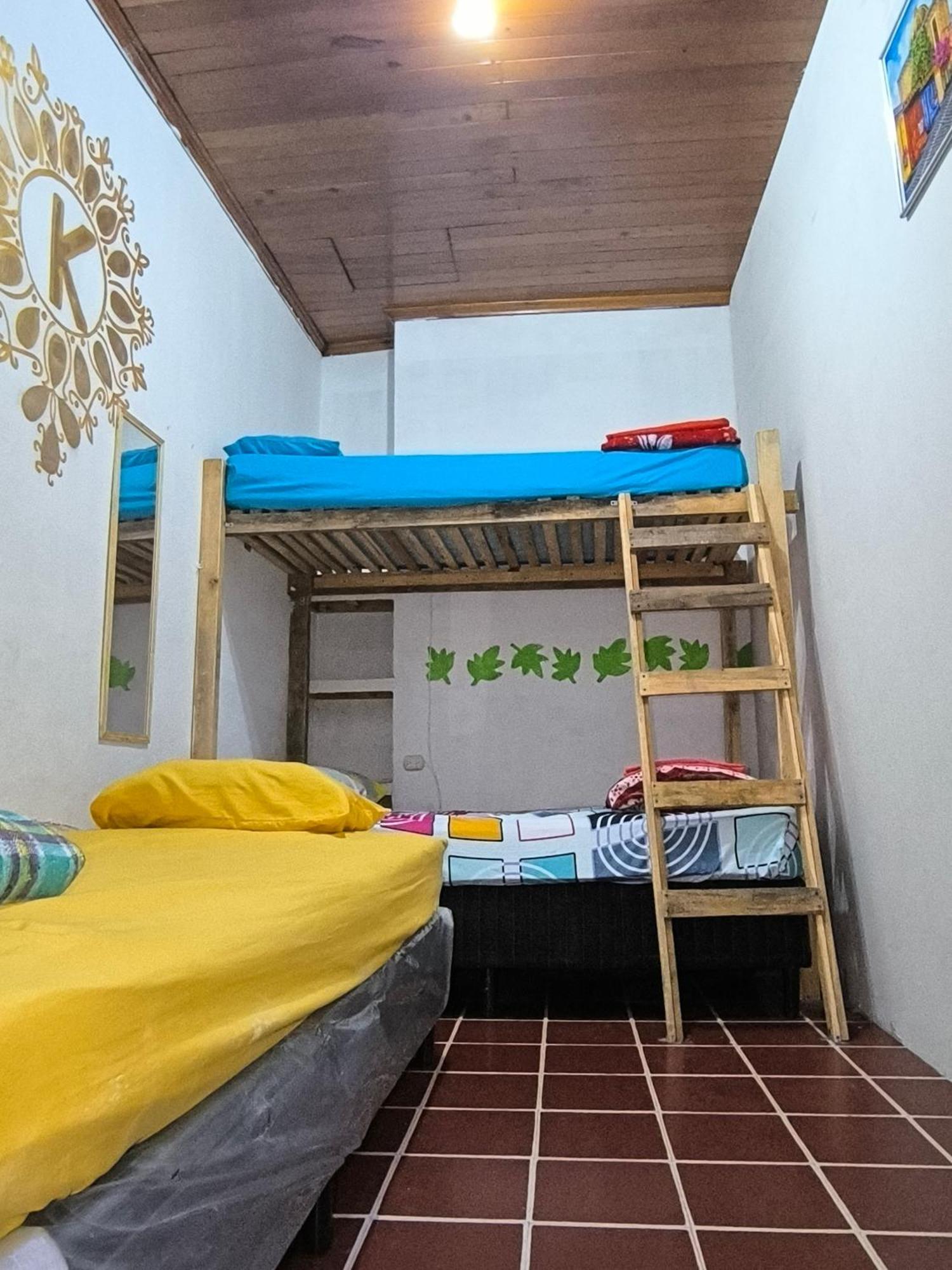 Karim Hostel グアテマラシティ エクステリア 写真