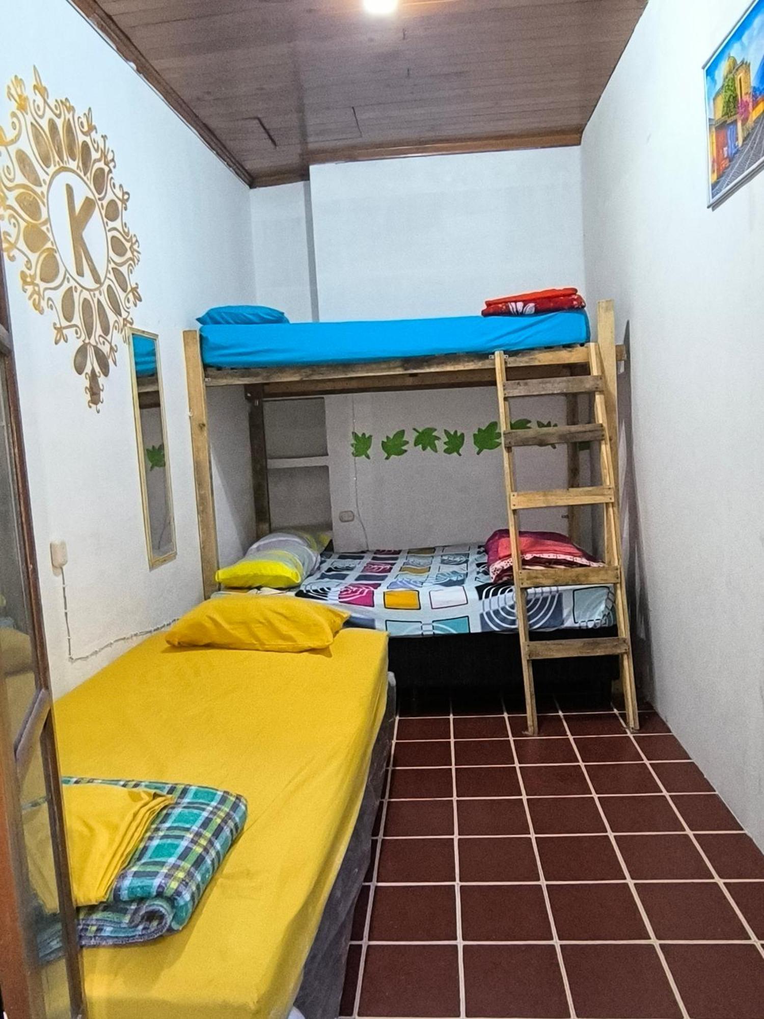 Karim Hostel グアテマラシティ エクステリア 写真